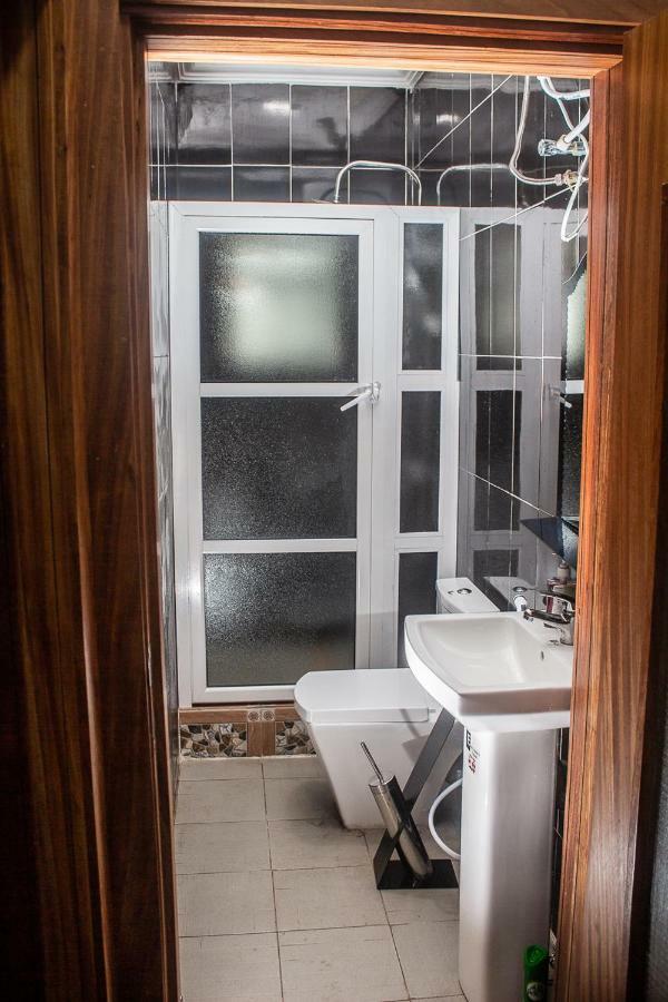 24/7 Luxury Apartment Лагос Экстерьер фото
